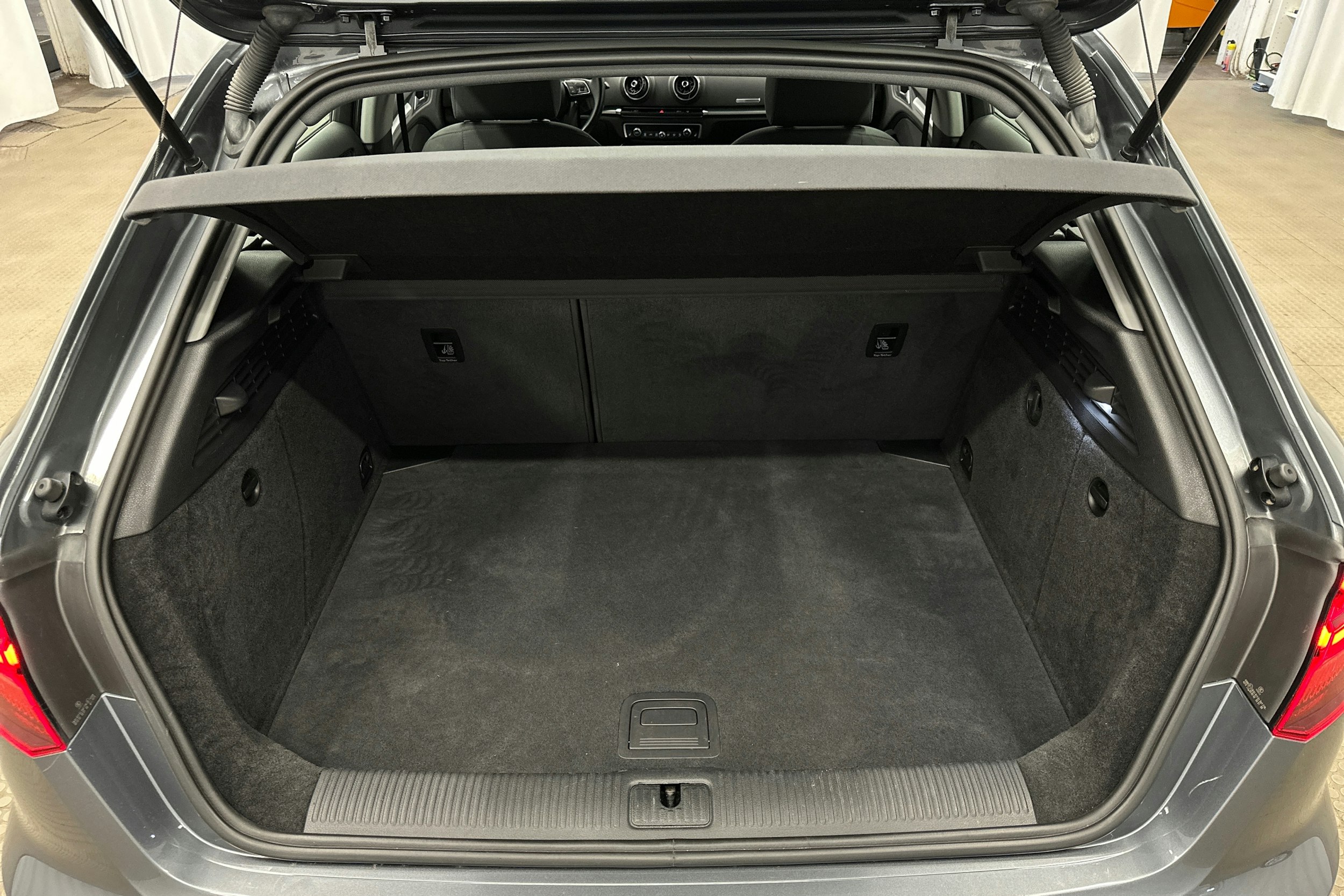 harmaa Audi A3 2017 kuva 14.