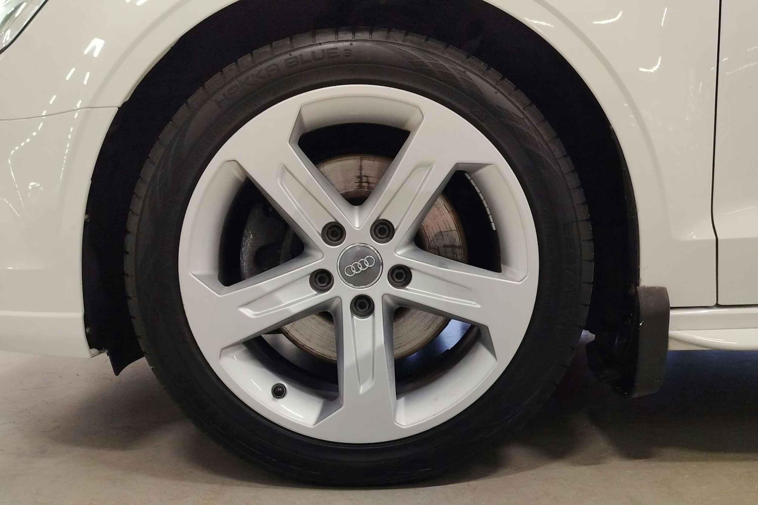 valkoinen Audi A3 2017 kuva 11.