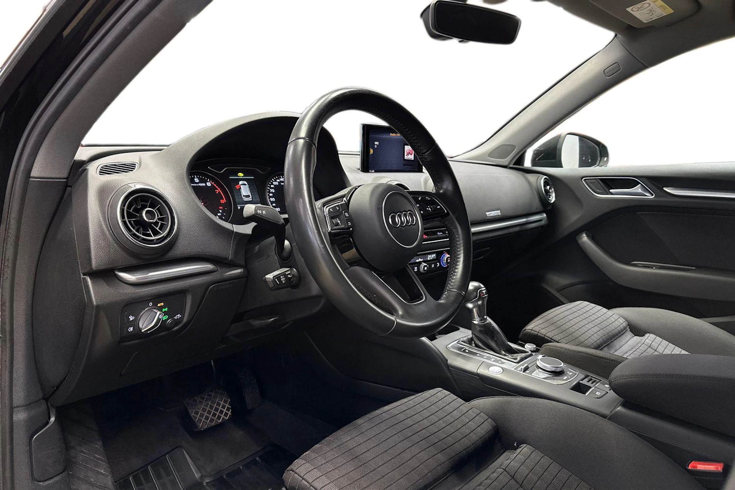 musta Audi A3 2017 kuva 6.