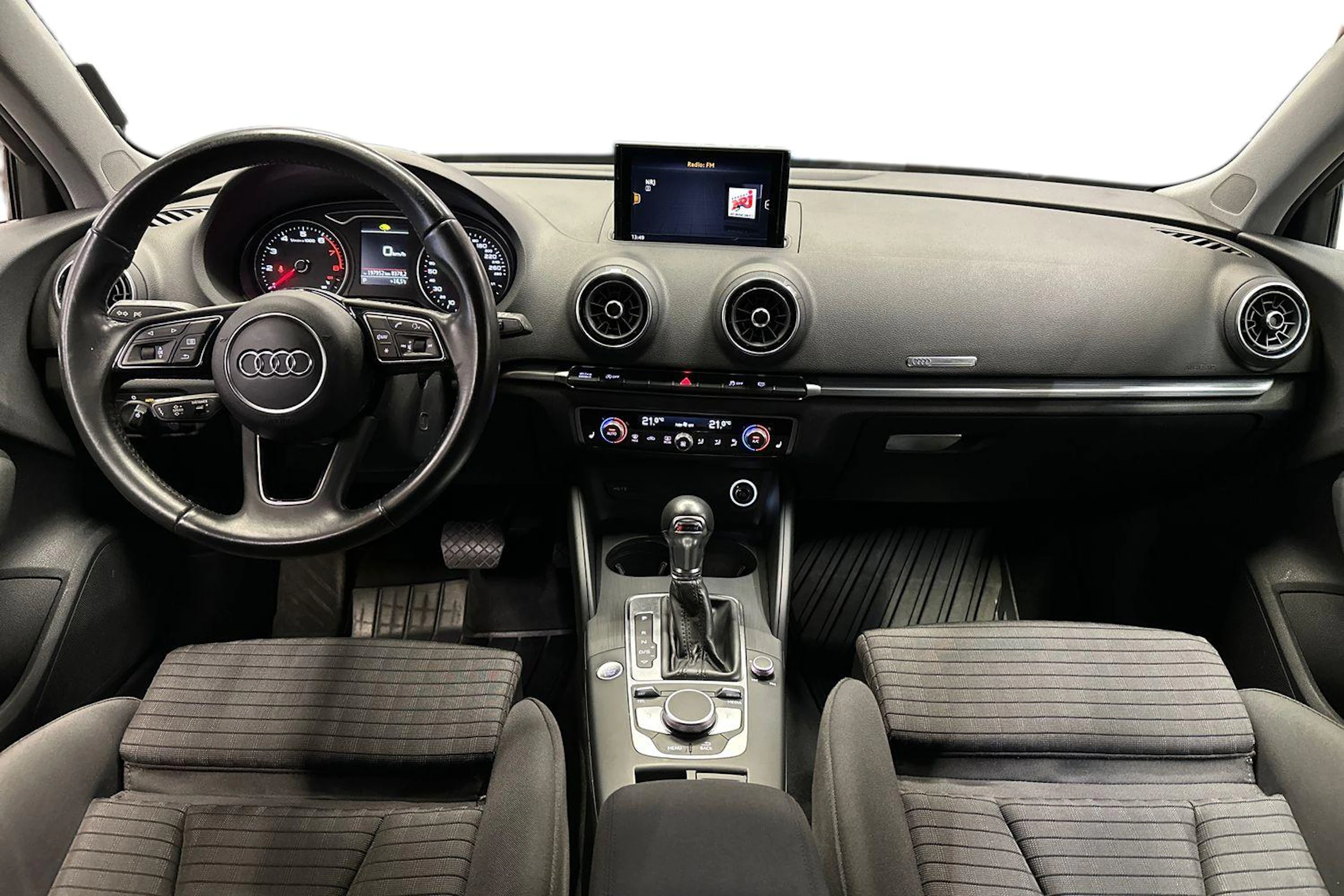 musta Audi A3 2017 kuva 7.
