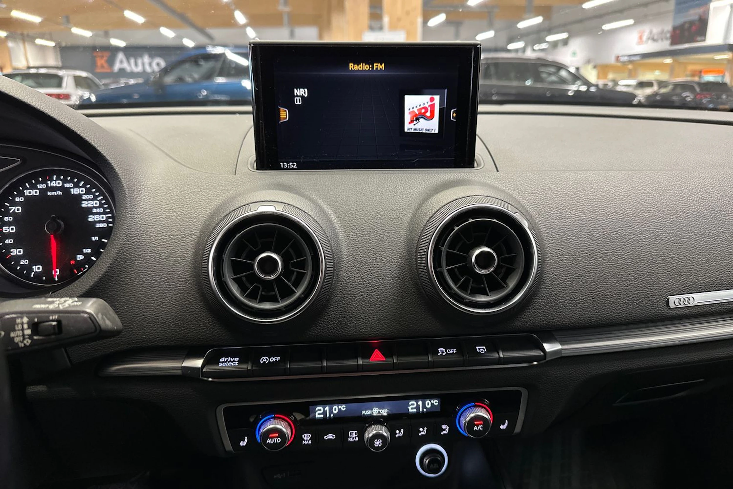 musta Audi A3 2017 kuva 16.