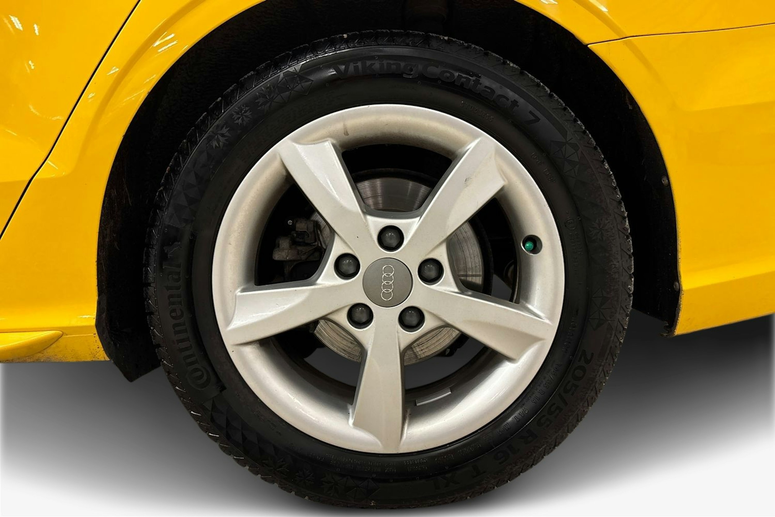keltainen Audi A3 2017 kuva 11.