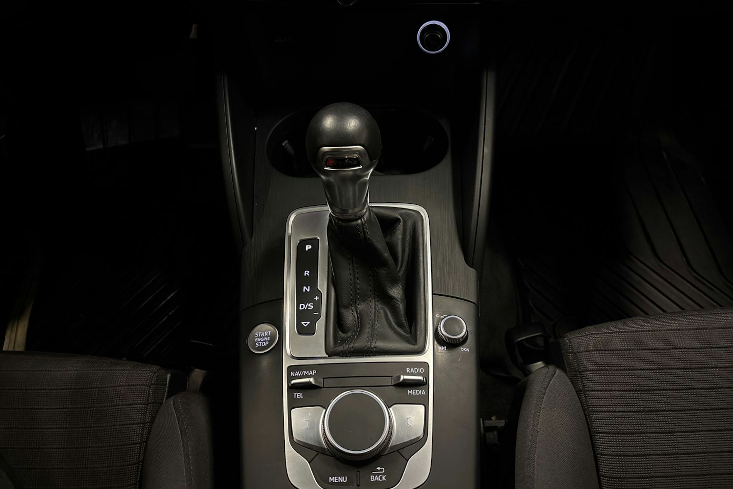 keltainen Audi A3 2017 kuva 20.