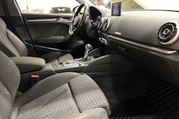 keltainen Audi A3 2017 kuva 22.