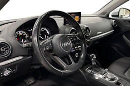 Harmaa Audi A3 2017 kuva 3.