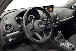 Harmaa Audi A3 2017 kuva 6.