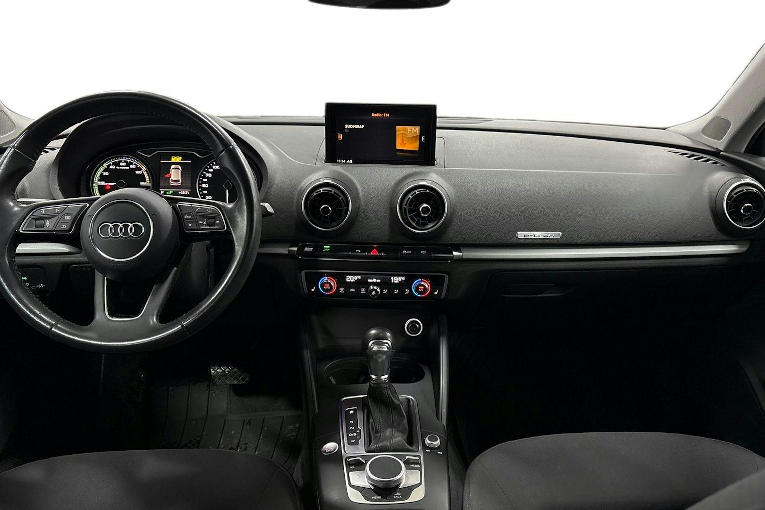 Harmaa Audi A3 2017 kuva 7.