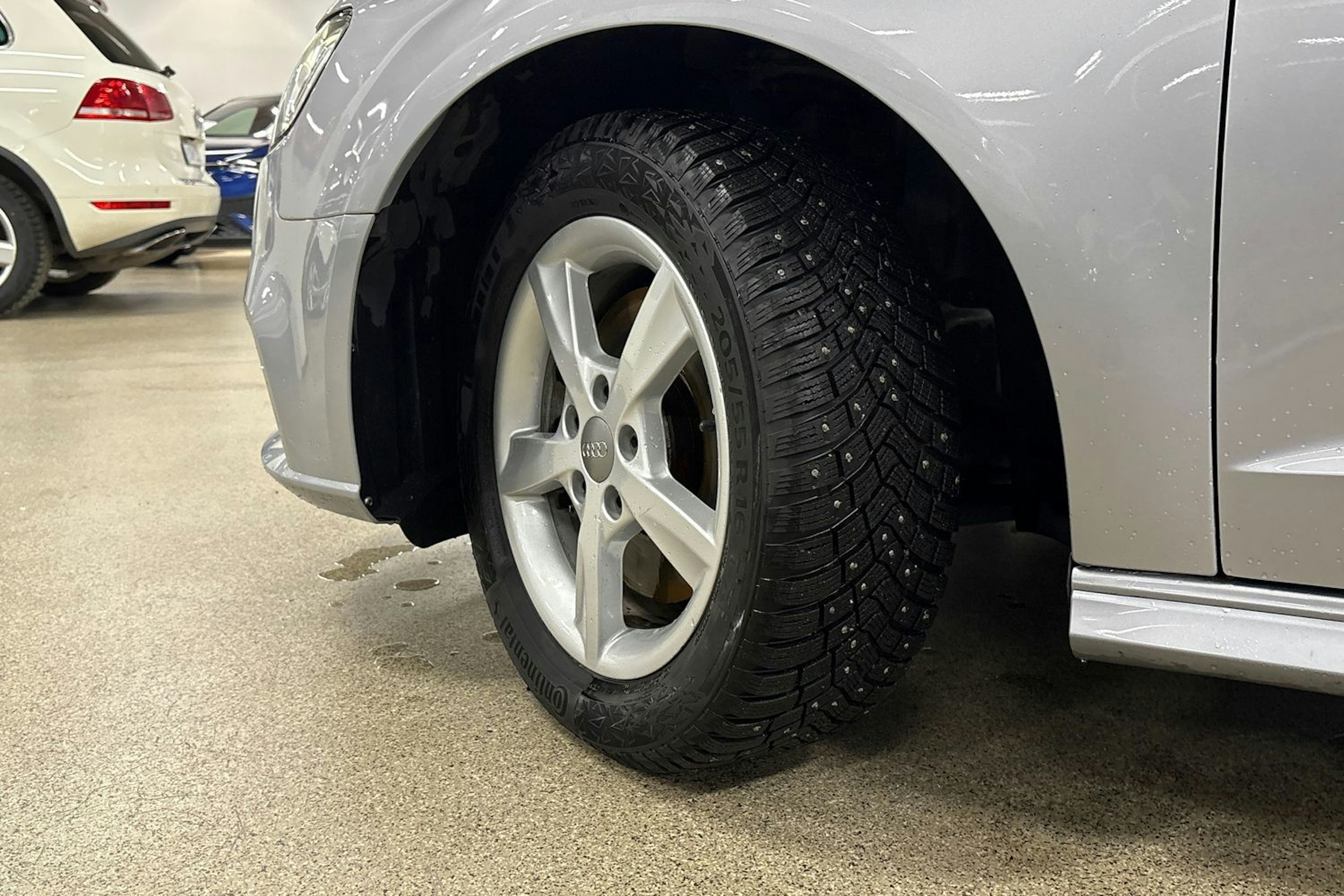 Harmaa Audi A3 2017 kuva 10.