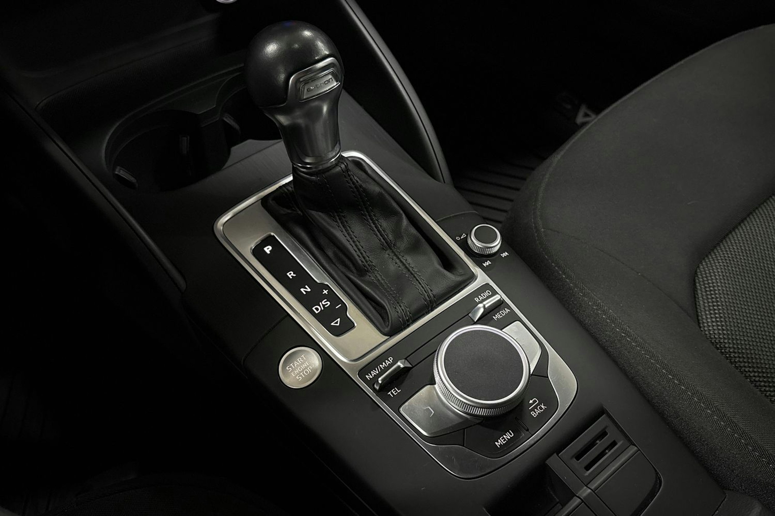 Harmaa Audi A3 2017 kuva 19.