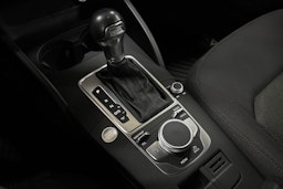 Harmaa Audi A3 2017 kuva 19.