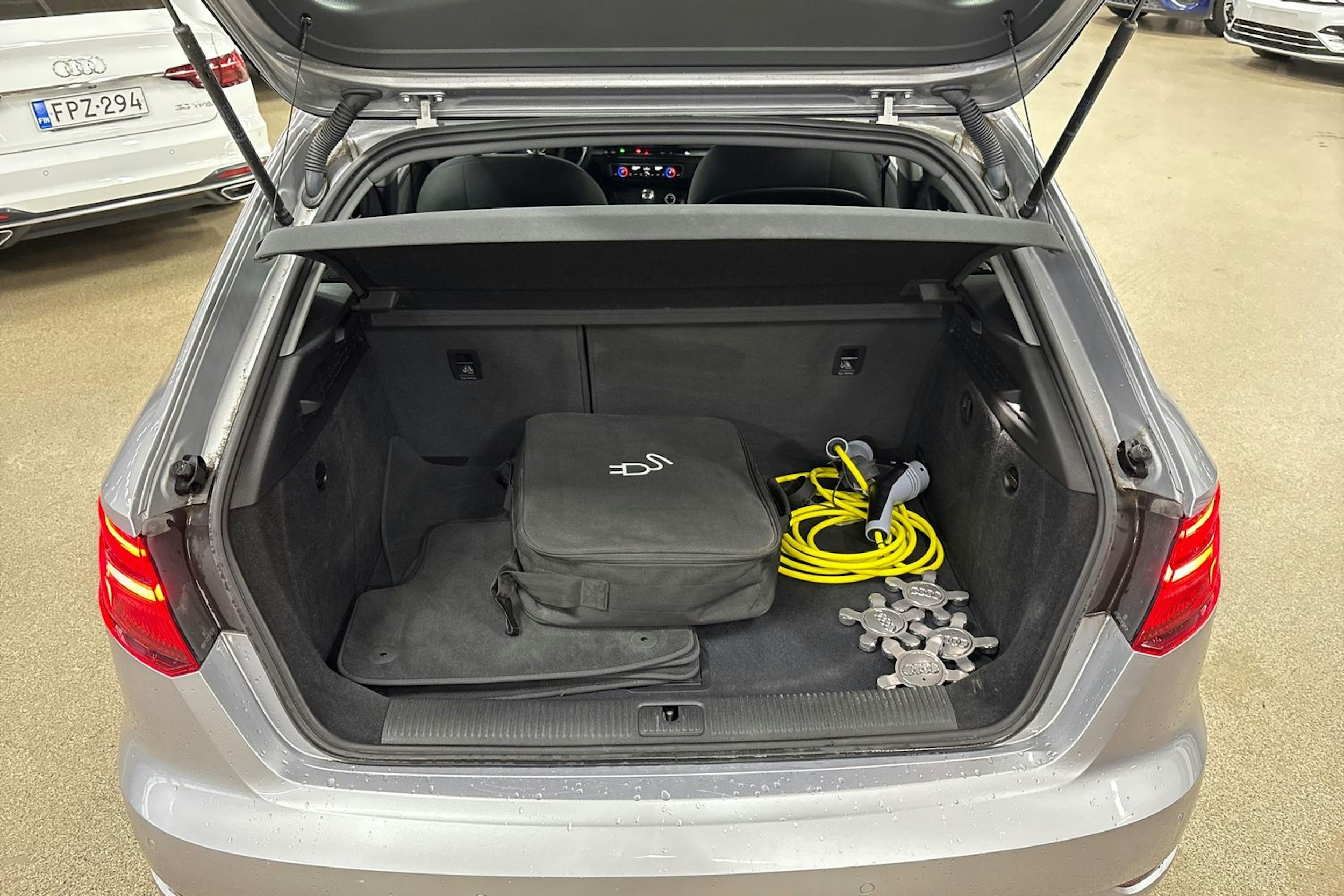 Harmaa Audi A3 2017 kuva 22.