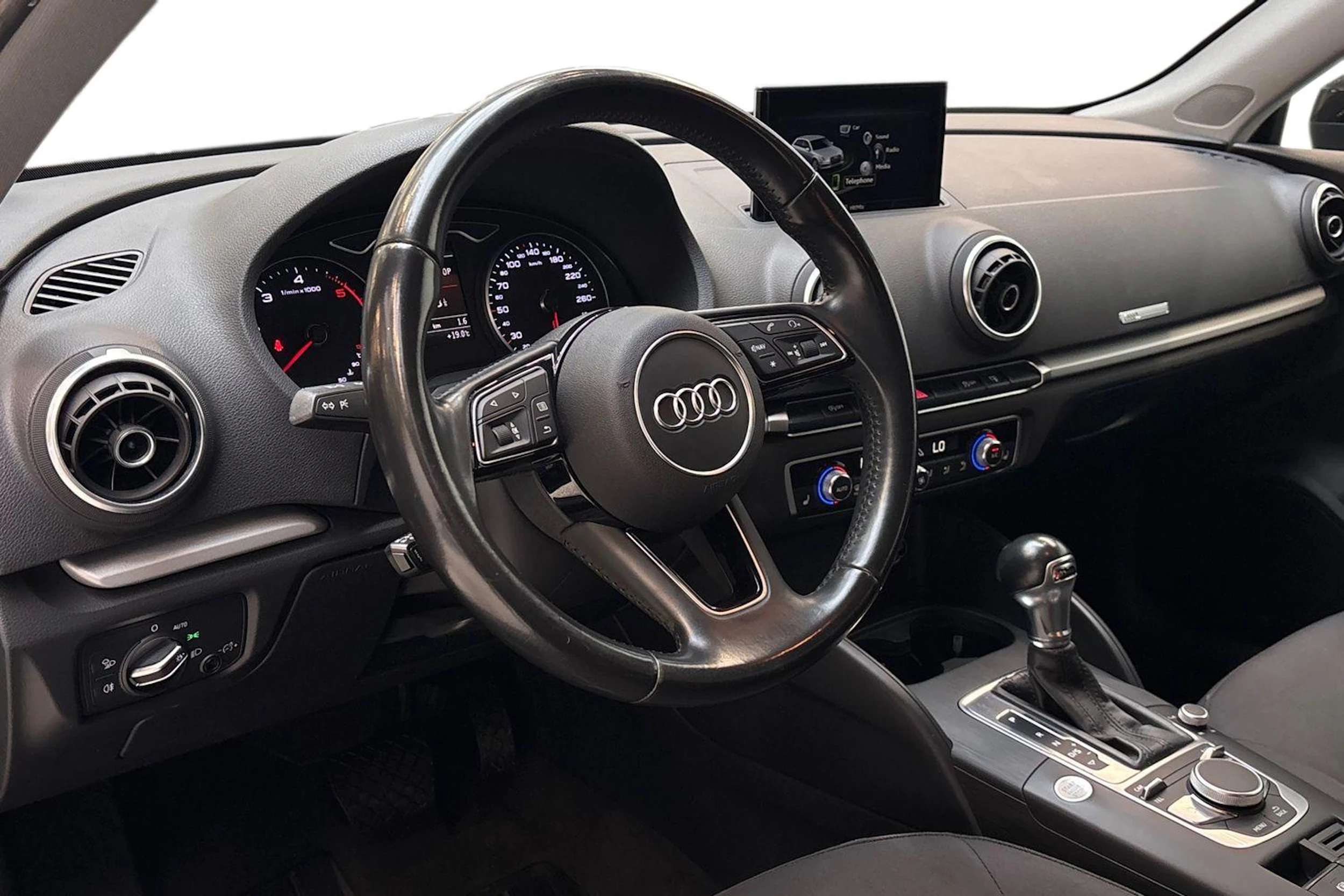 musta Audi A3 2017 kuva 6.