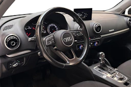 musta Audi A3 2017 kuva 6.