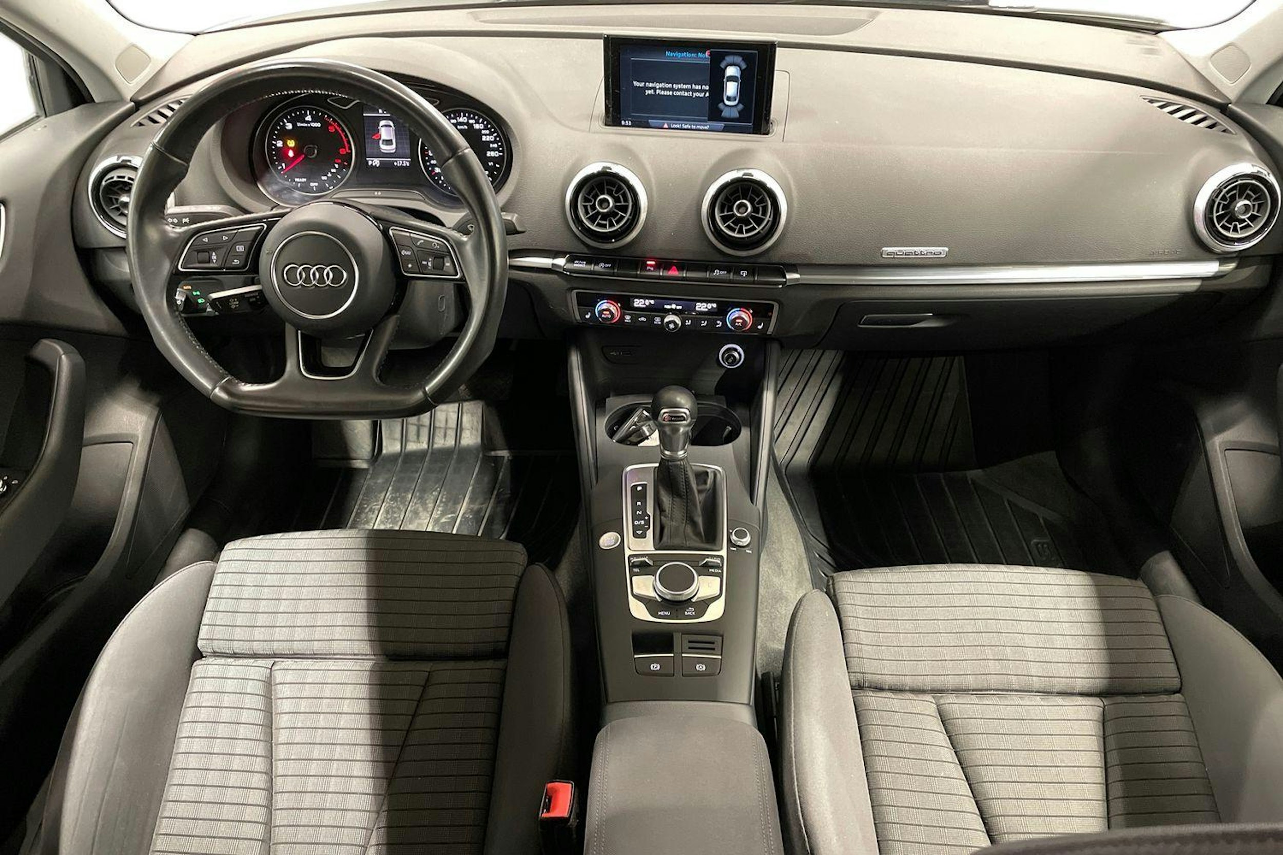 valkoinen Audi A3 2017 kuva 9.