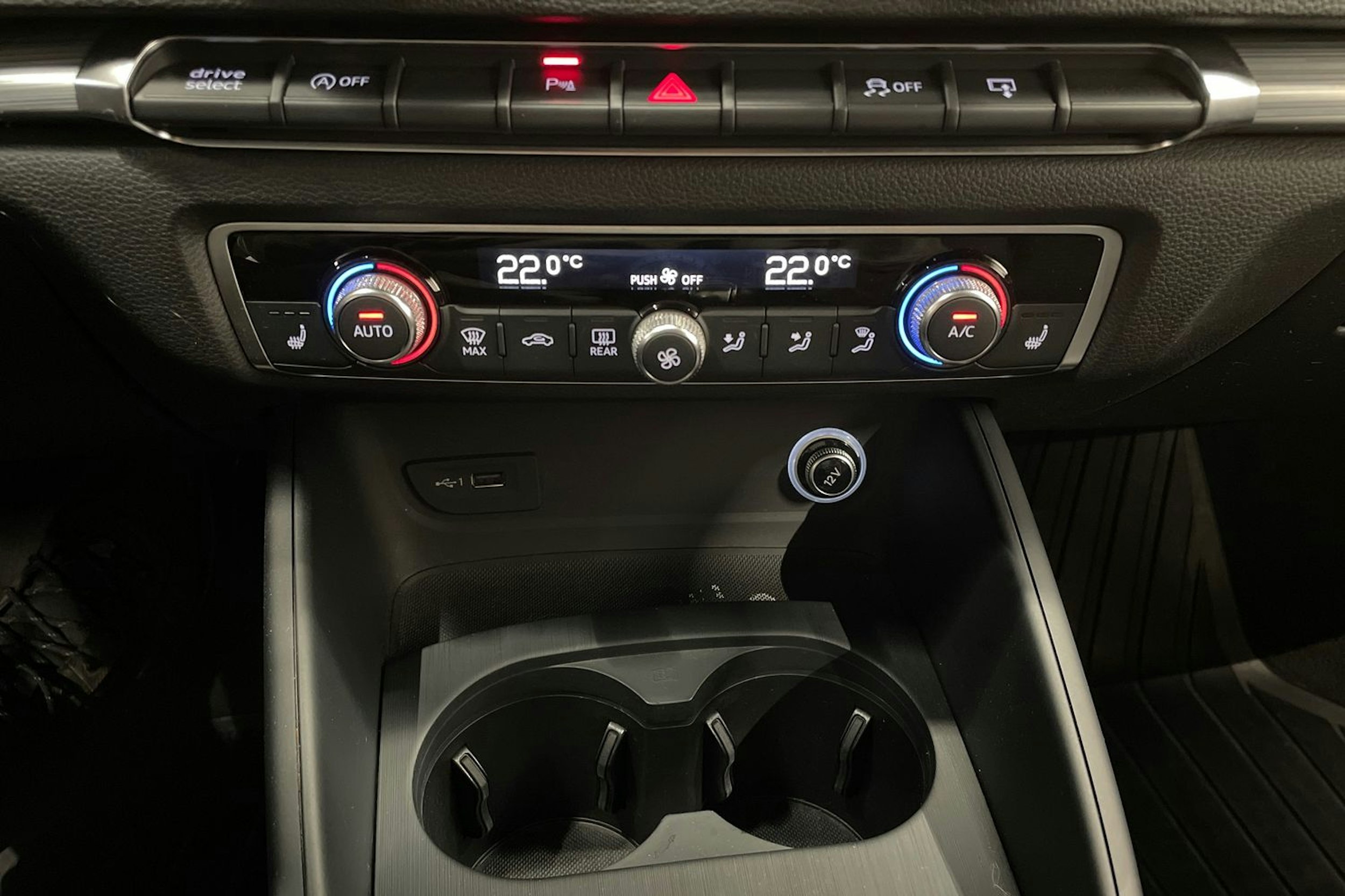 valkoinen Audi A3 2017 kuva 21.