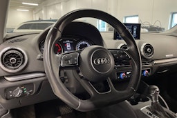 valkoinen Audi A3 2017 kuva 27.
