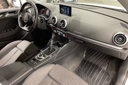 valkoinen Audi A3 2017 kuva 29.