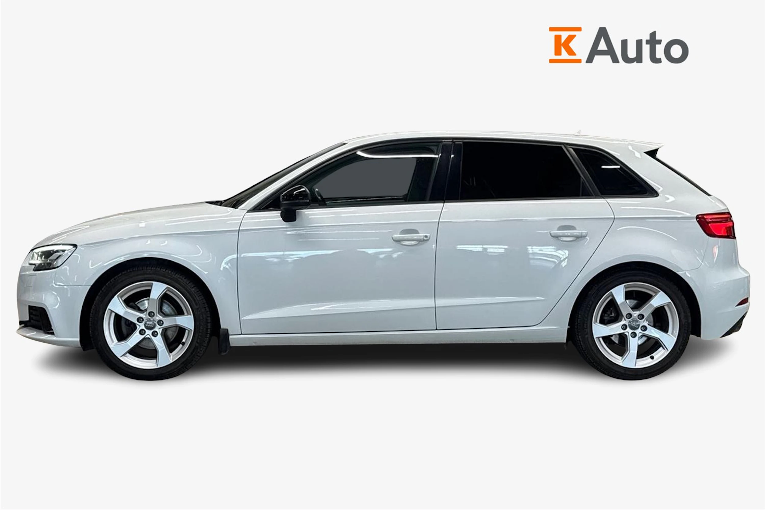 valkoinen Audi A3 2017 kuva 5.
