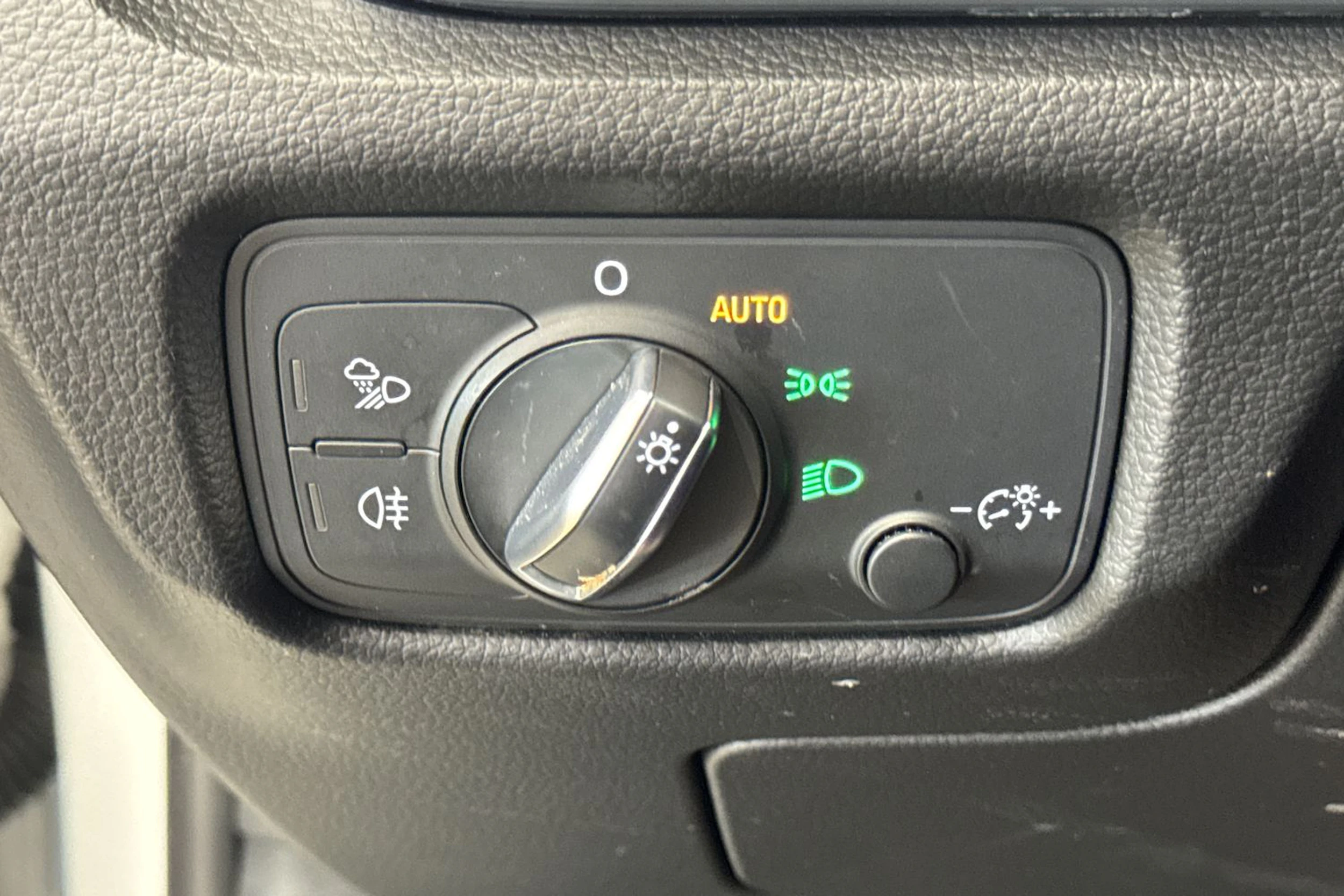 valkoinen Audi A3 2017 kuva 14.