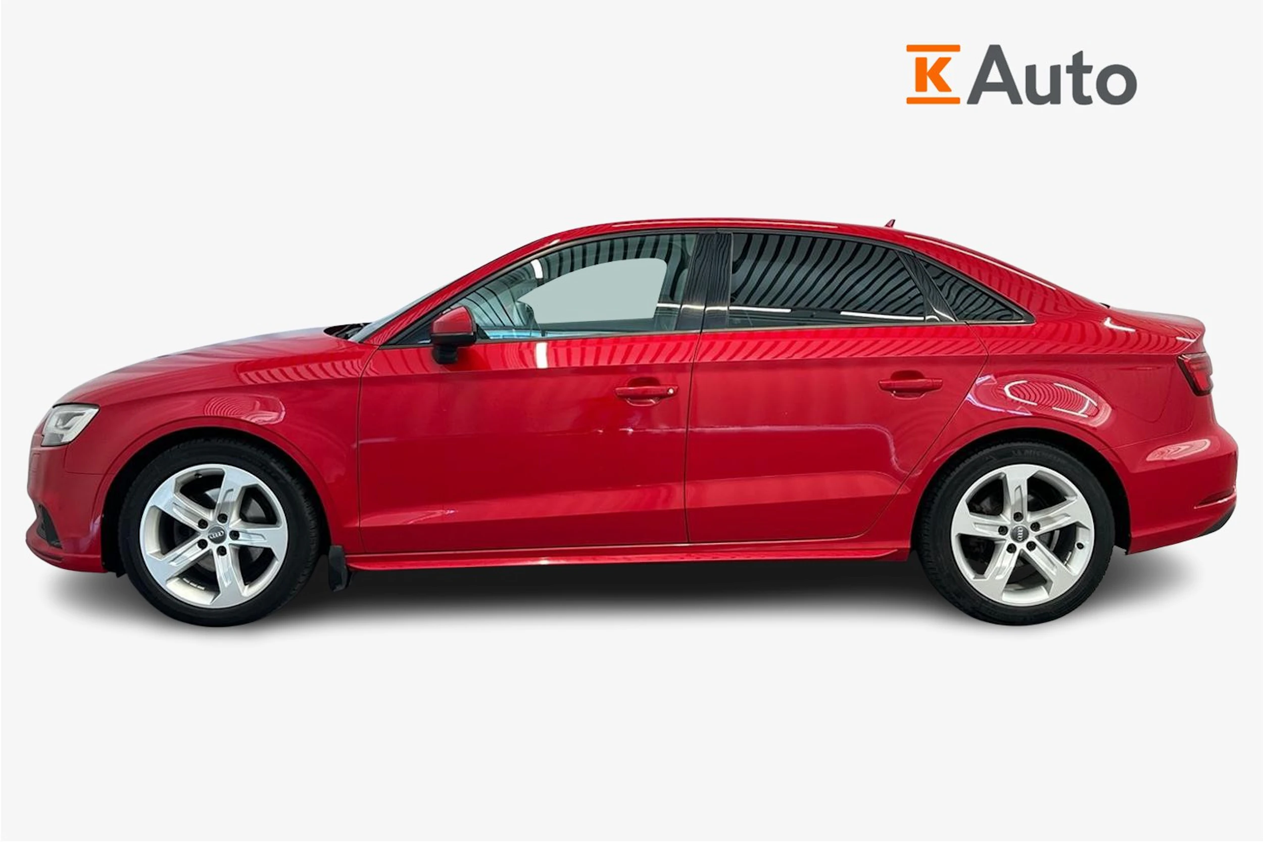 punainen Audi A3 2017 kuva 5.