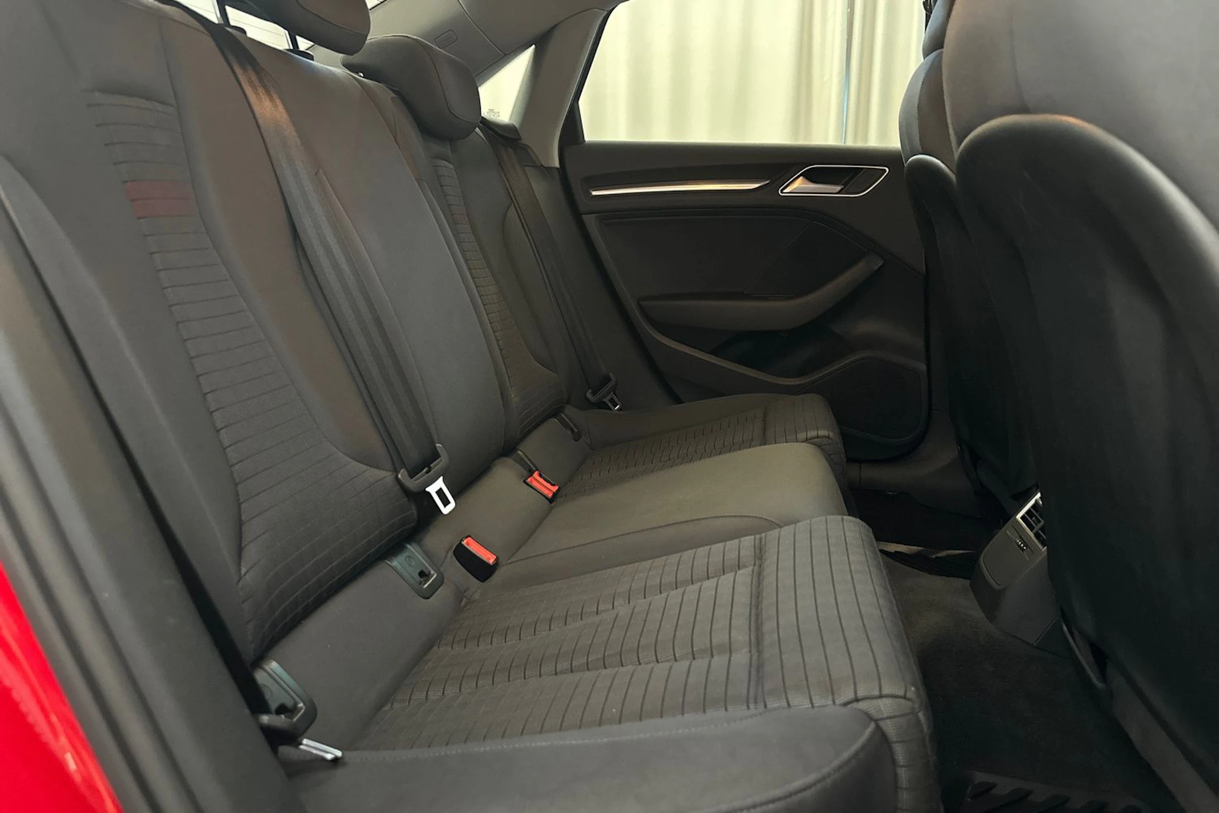 punainen Audi A3 2017 kuva 10.