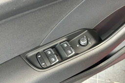punainen Audi A3 2017 kuva 14.