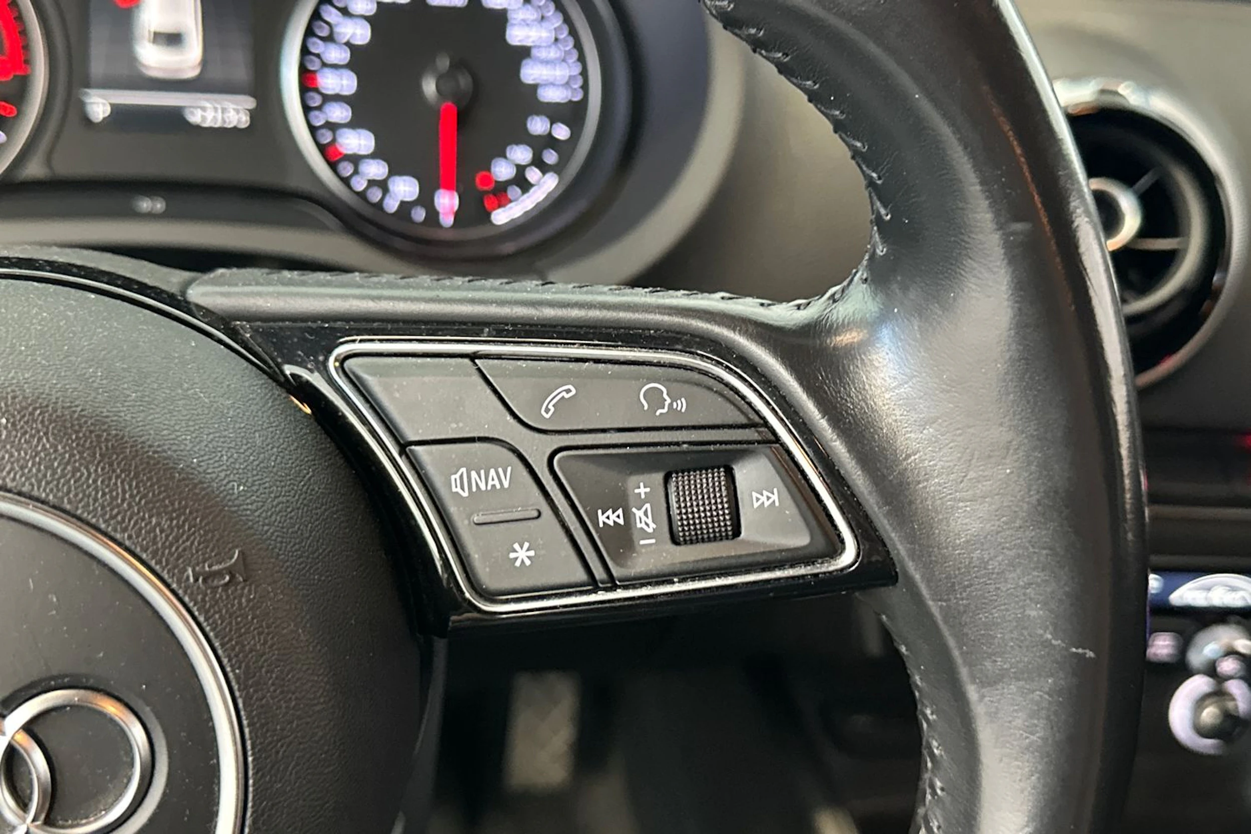 punainen Audi A3 2017 kuva 17.