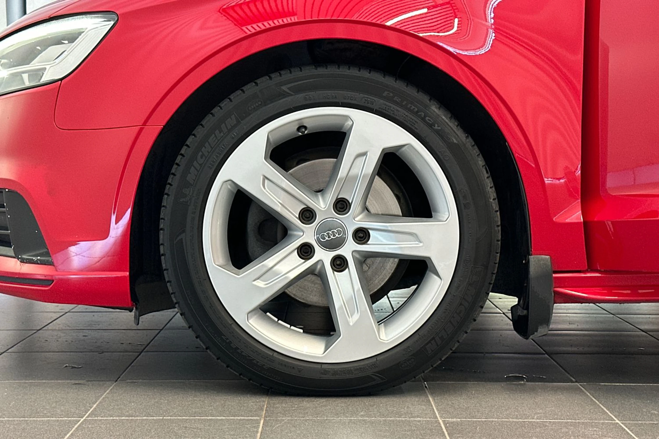 punainen Audi A3 2017 kuva 25.