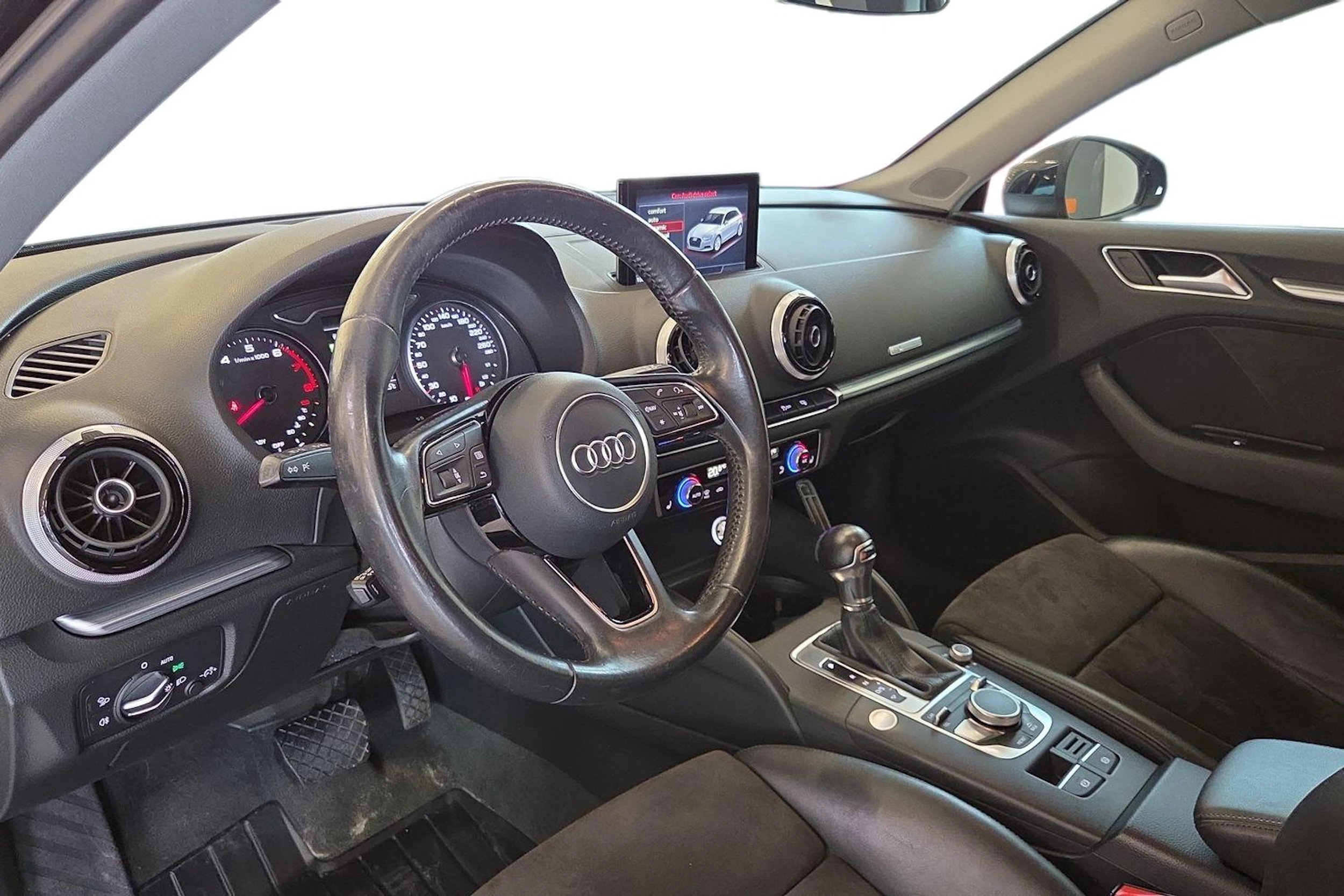Musta Audi A3 2017 kuva 6.