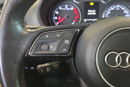 Musta Audi A3 2017 kuva 11.