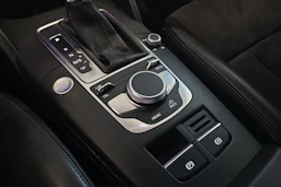 Musta Audi A3 2017 kuva 16.