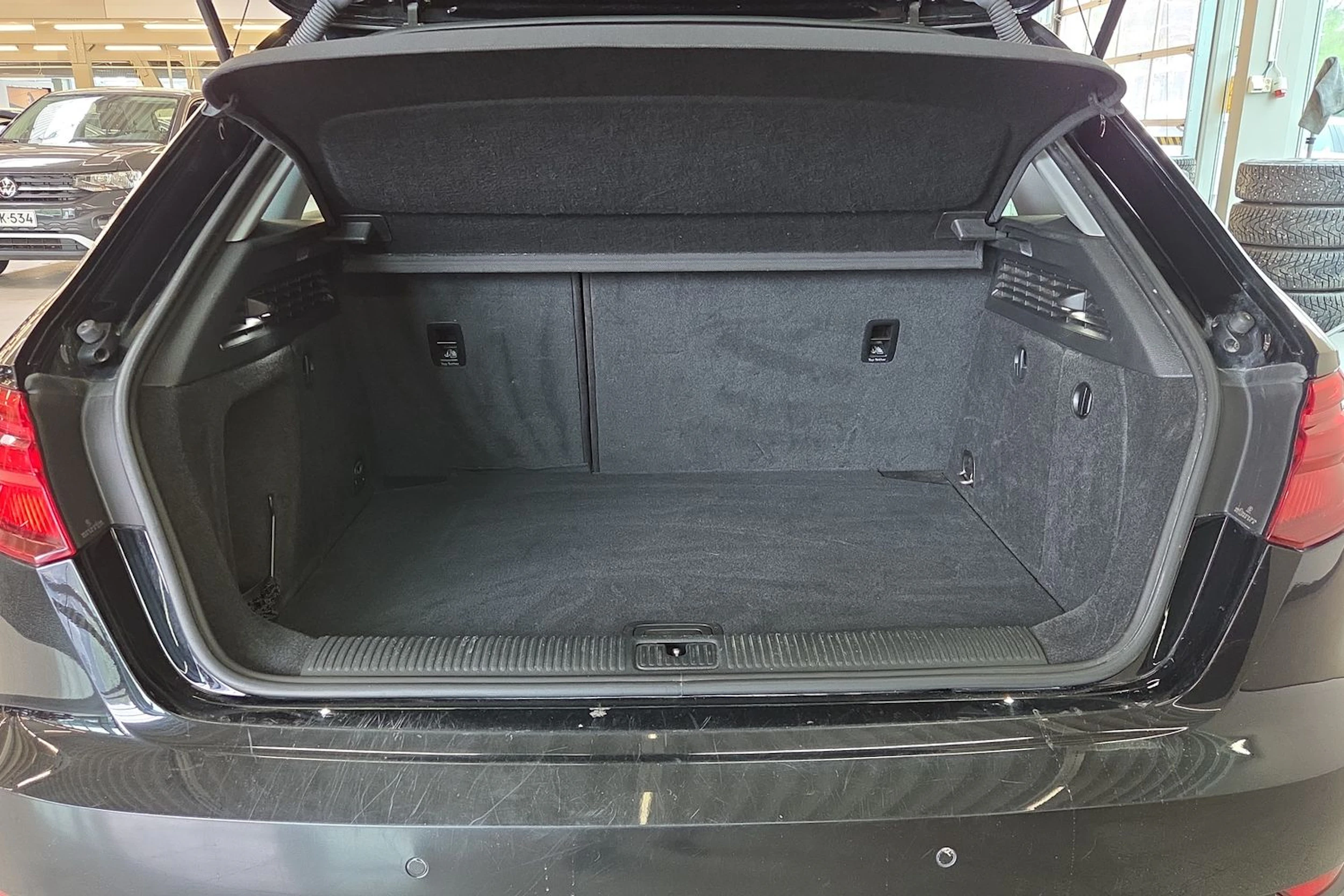 Musta Audi A3 2017 kuva 19.