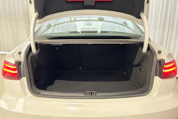 valkoinen Audi A3 2017 kuva 38.
