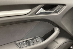 musta Audi A3 2017 kuva 25.