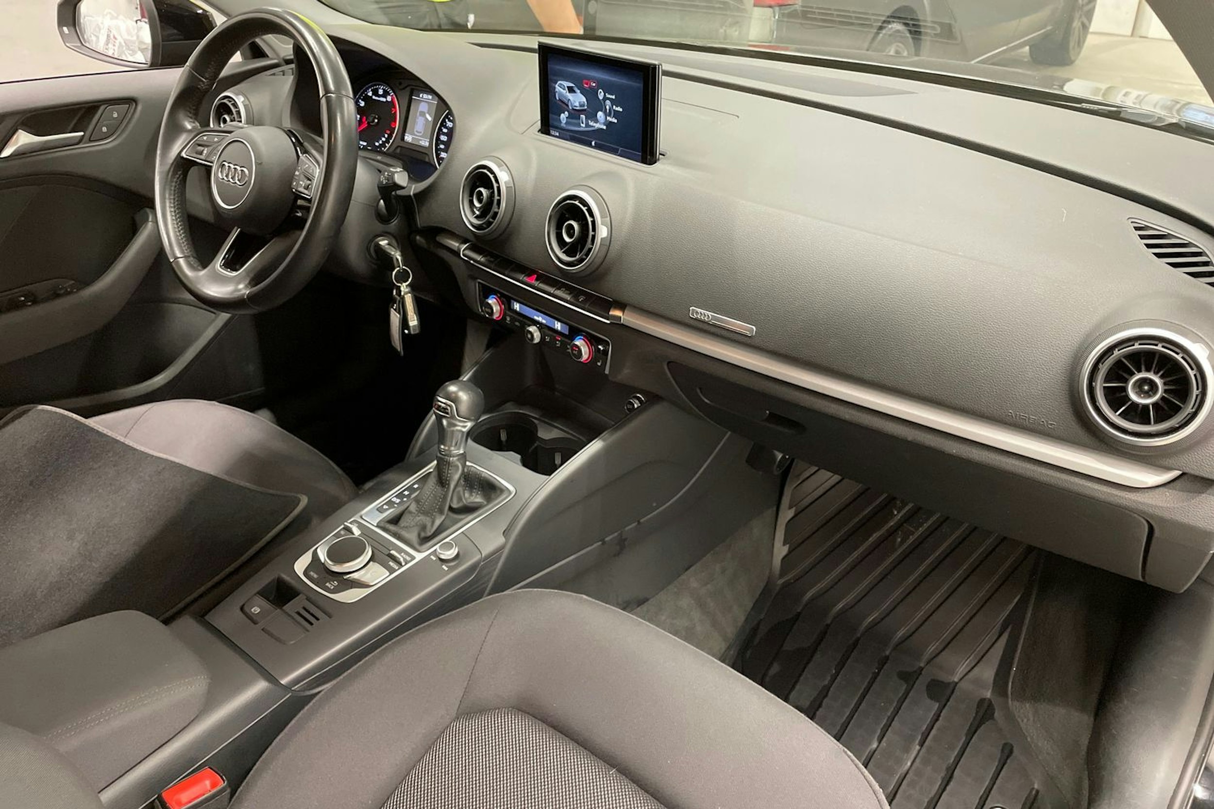 musta Audi A3 2017 kuva 28.