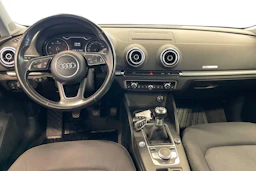 Musta Audi A3 2017 kuva 7.