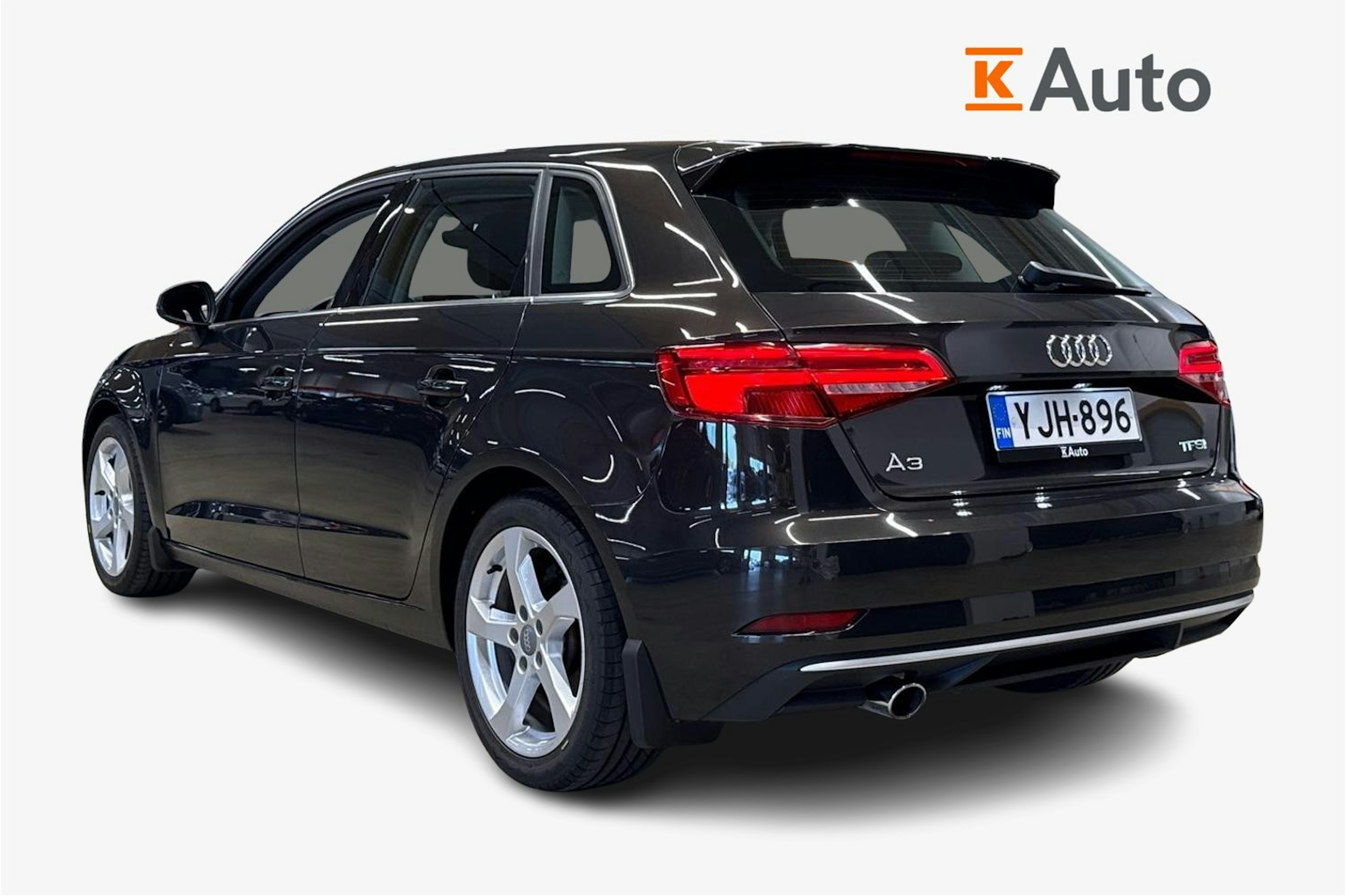 ruskea (beige) Audi A3 2017 kuva 2.