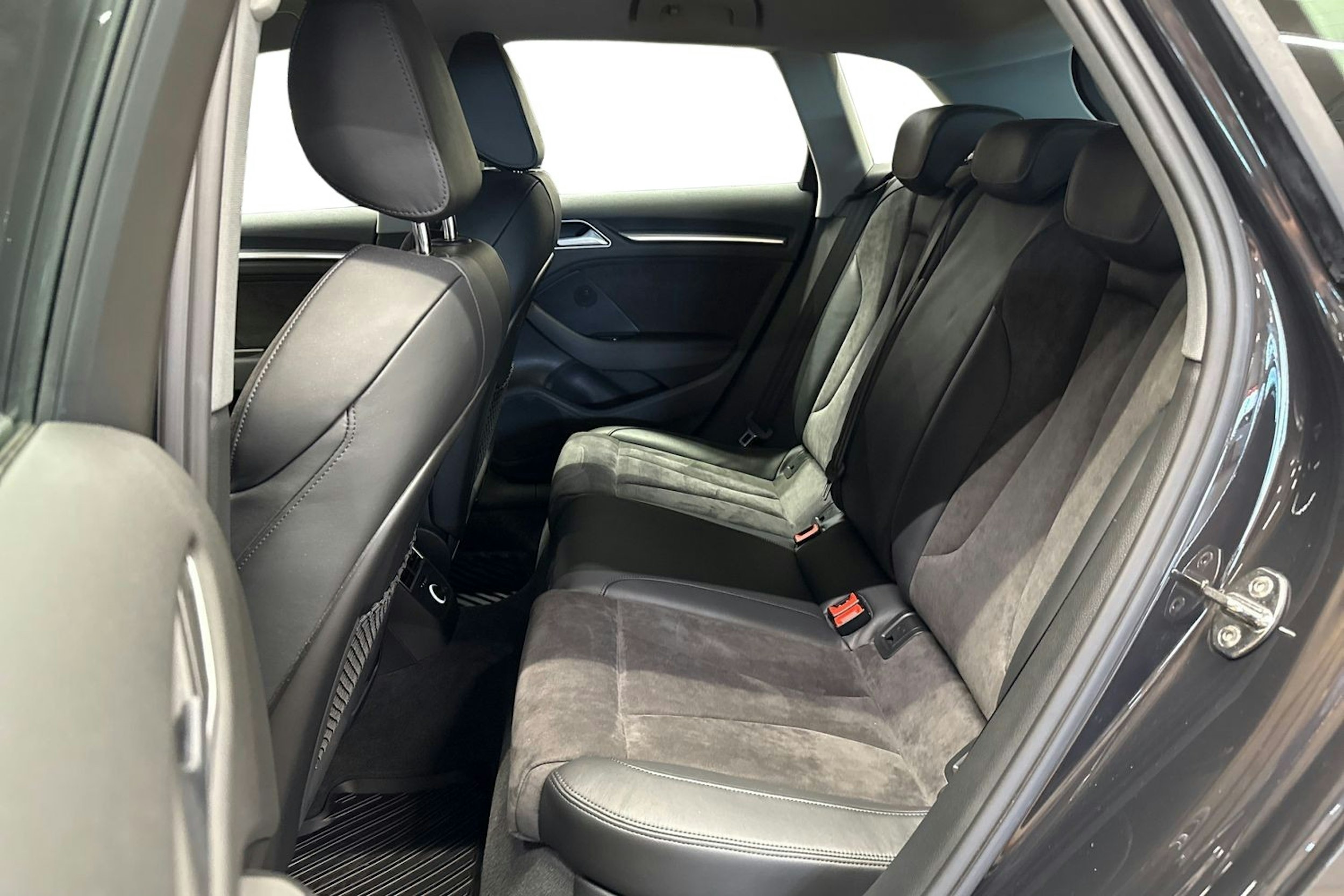 ruskea (beige) Audi A3 2017 kuva 10.