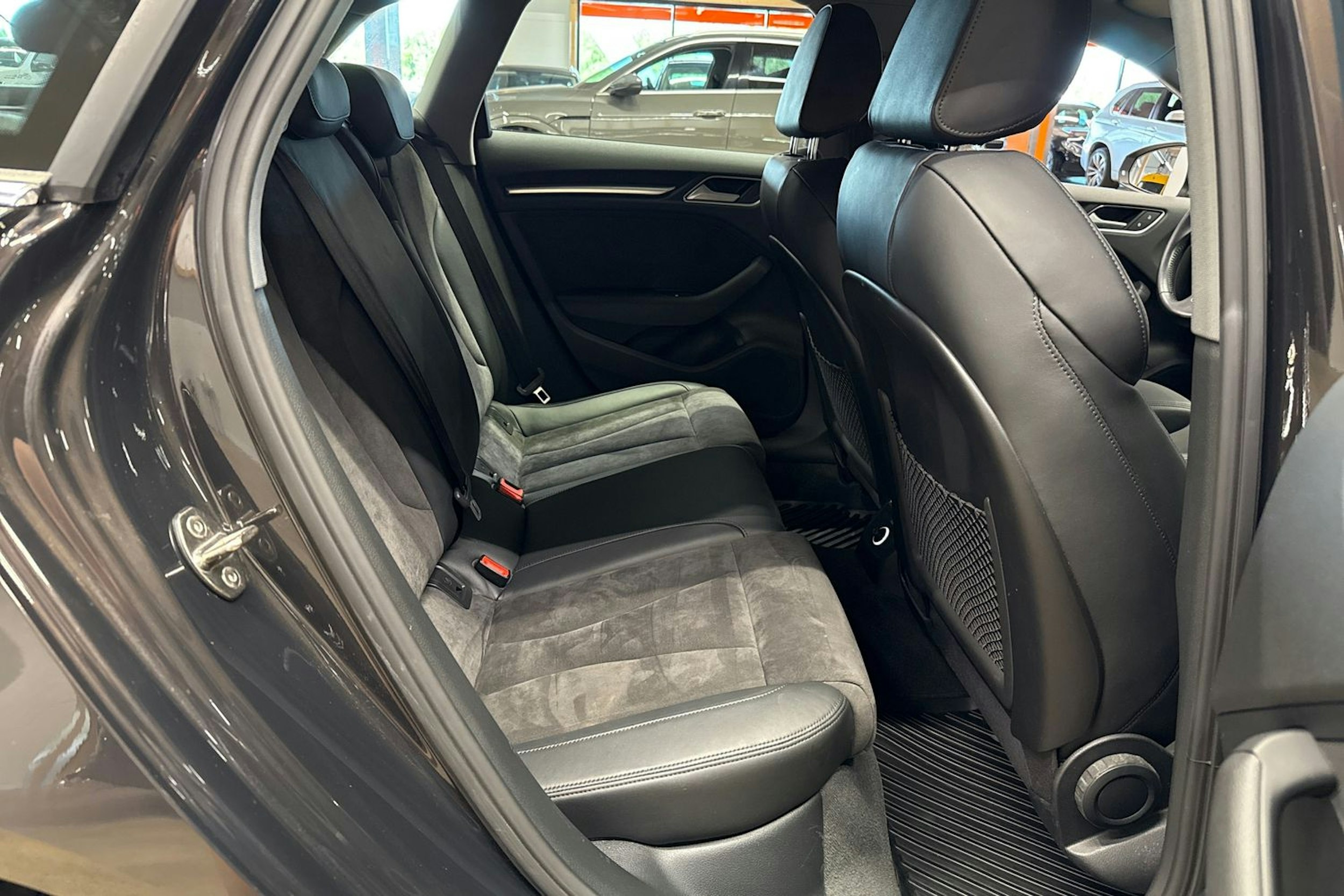 ruskea (beige) Audi A3 2017 kuva 14.
