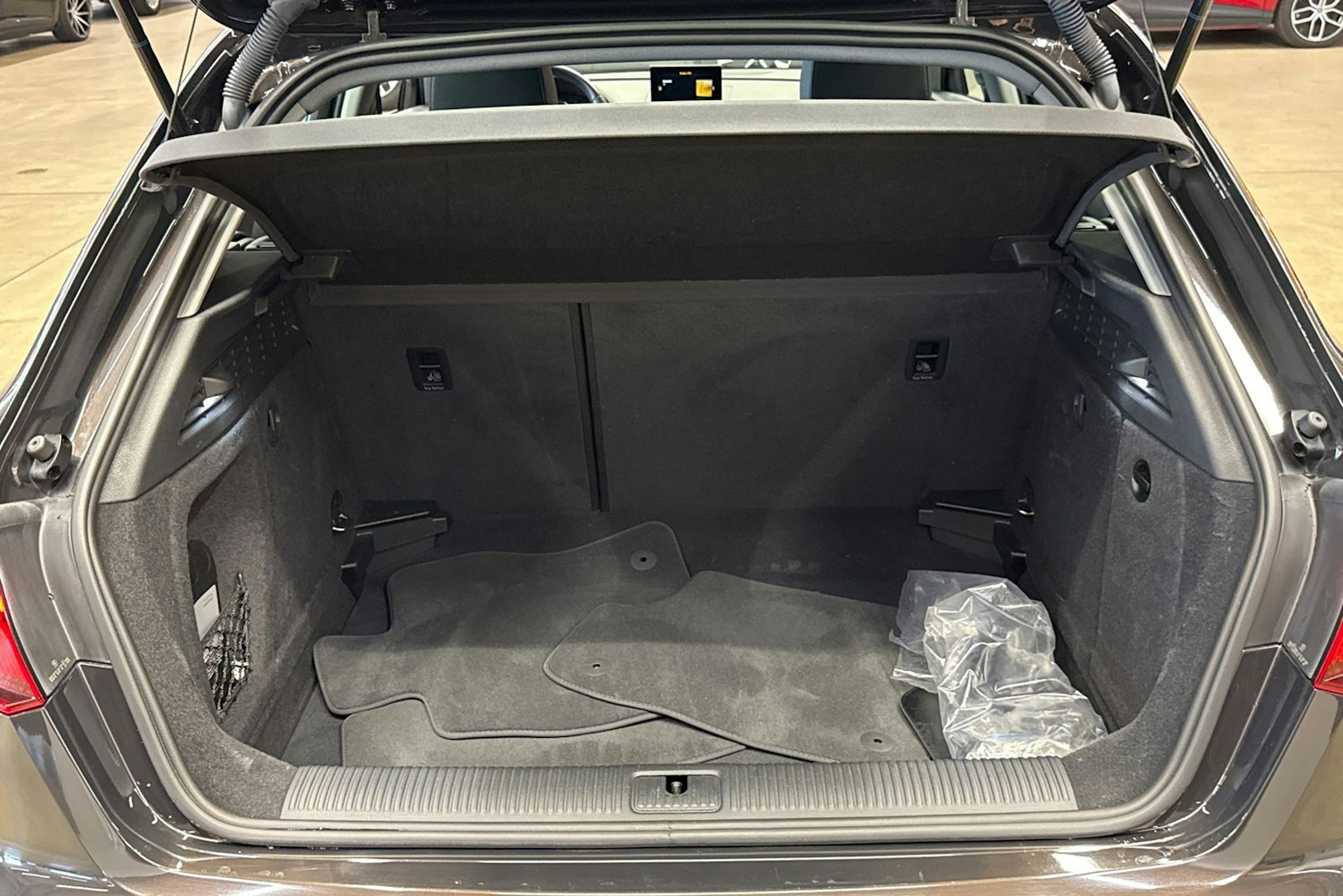 ruskea (beige) Audi A3 2017 kuva 15.