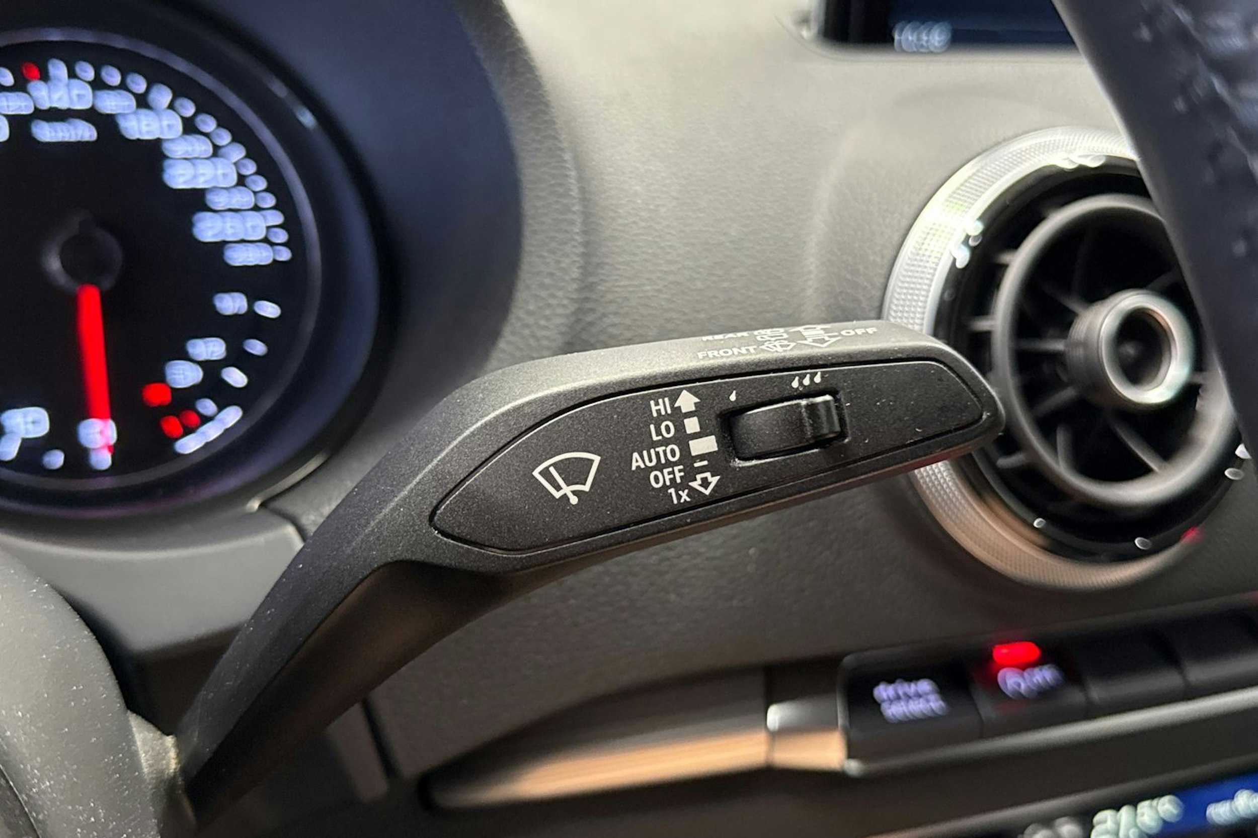 ruskea (beige) Audi A3 2017 kuva 20.