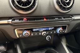ruskea (beige) Audi A3 2017 kuva 26.