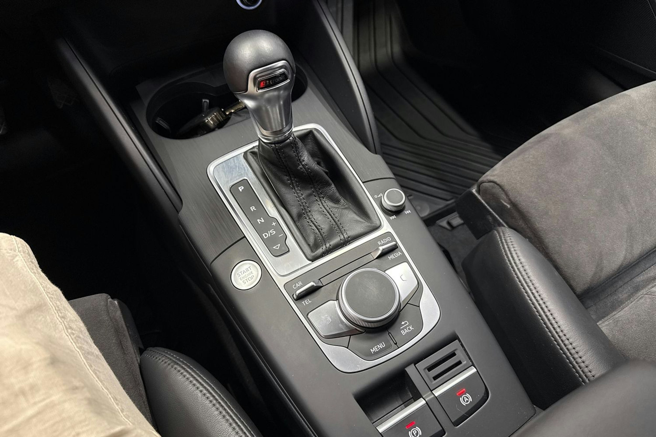 ruskea (beige) Audi A3 2017 kuva 27.