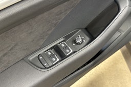 ruskea (beige) Audi A3 2017 kuva 29.
