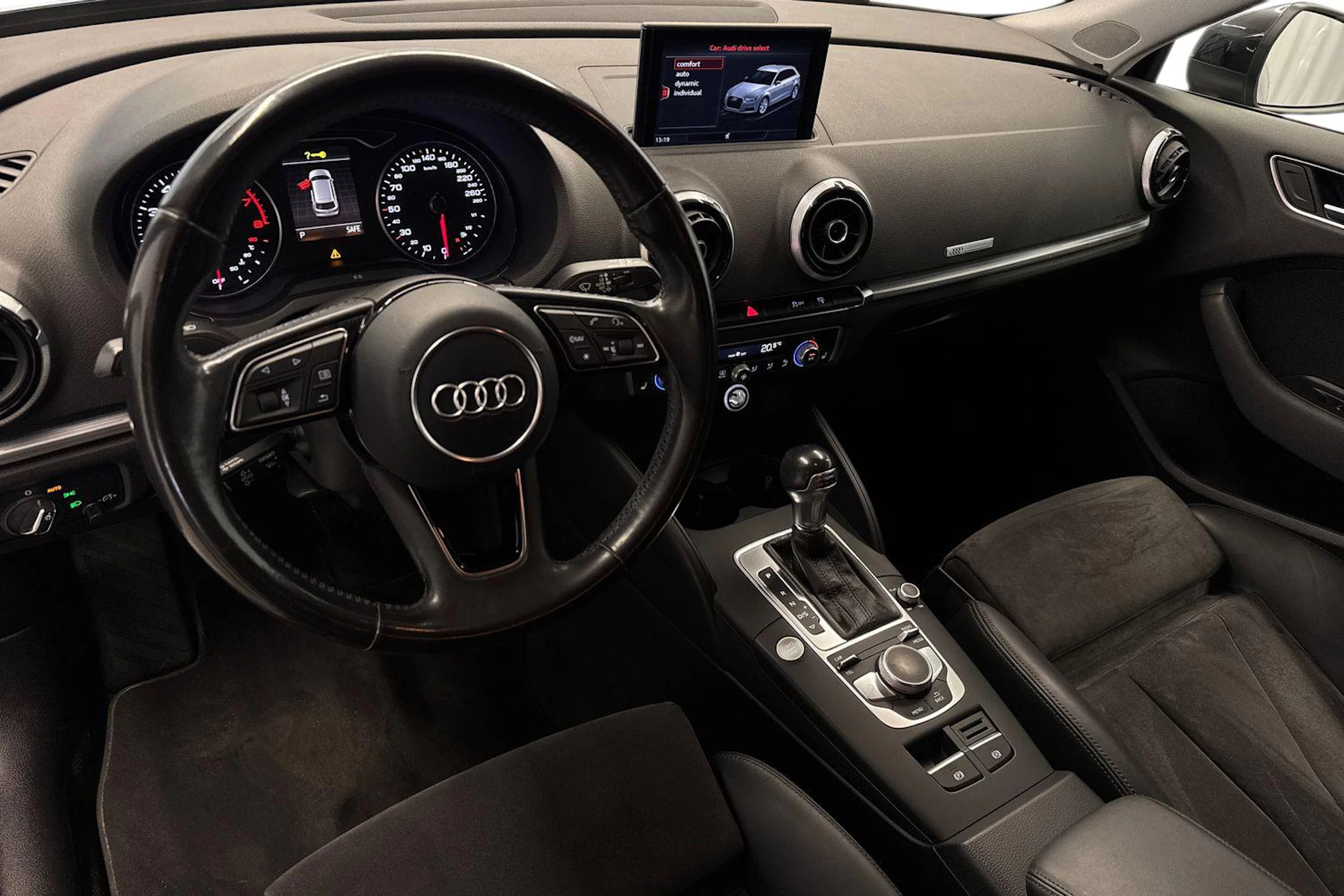 musta Audi A3 2017 kuva 8.