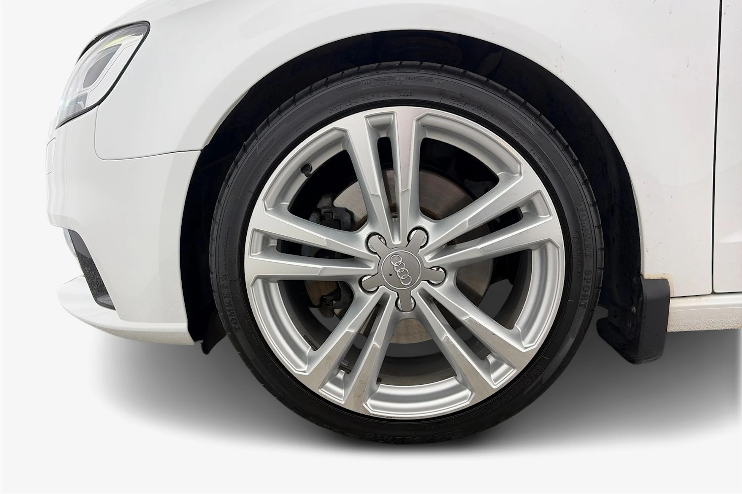 valkoinen Audi A3 2017 kuva 9.
