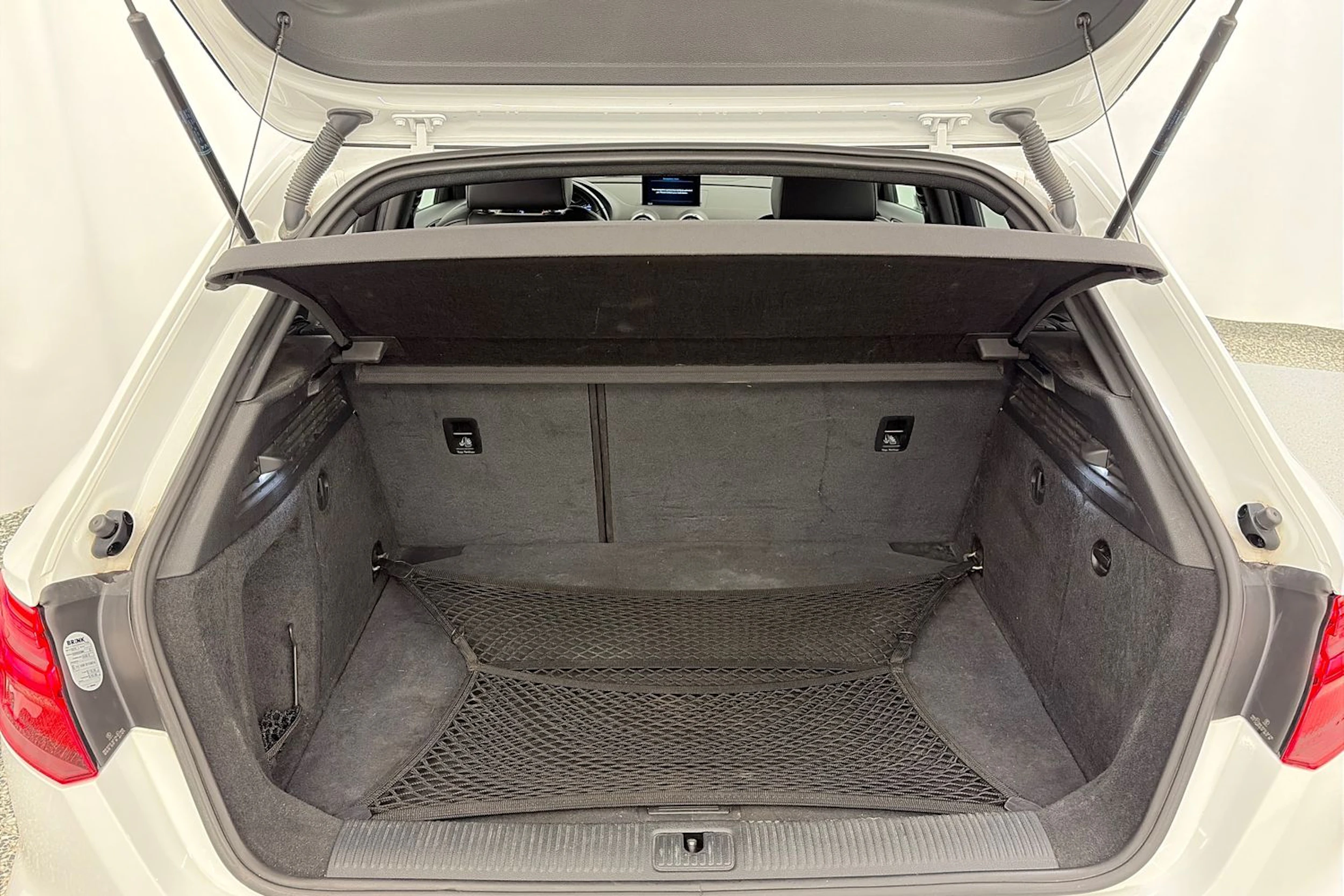 valkoinen Audi A3 2017 kuva 10.