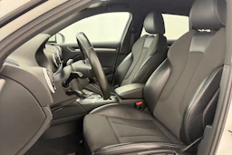 valkoinen Audi A3 2017 kuva 11.