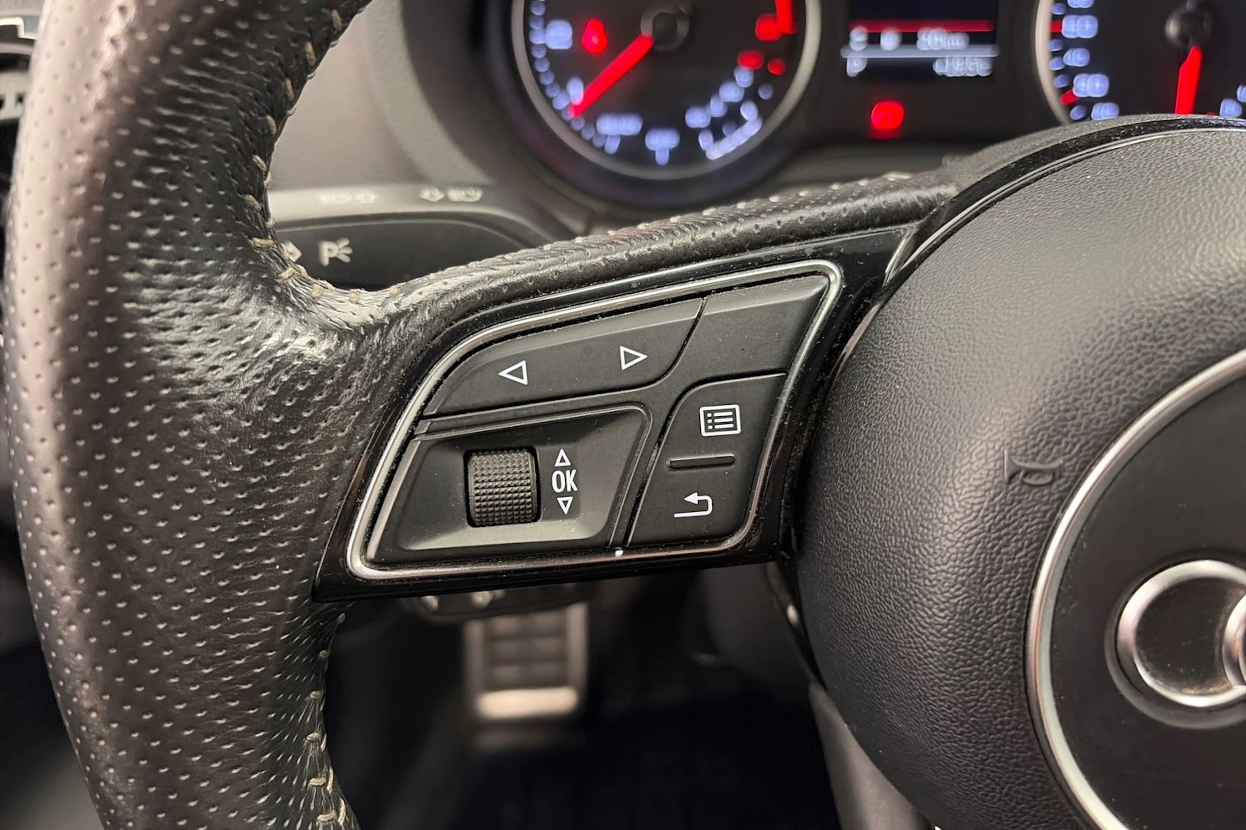 valkoinen Audi A3 2017 kuva 13.