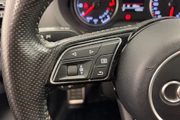 valkoinen Audi A3 2017 kuva 13.